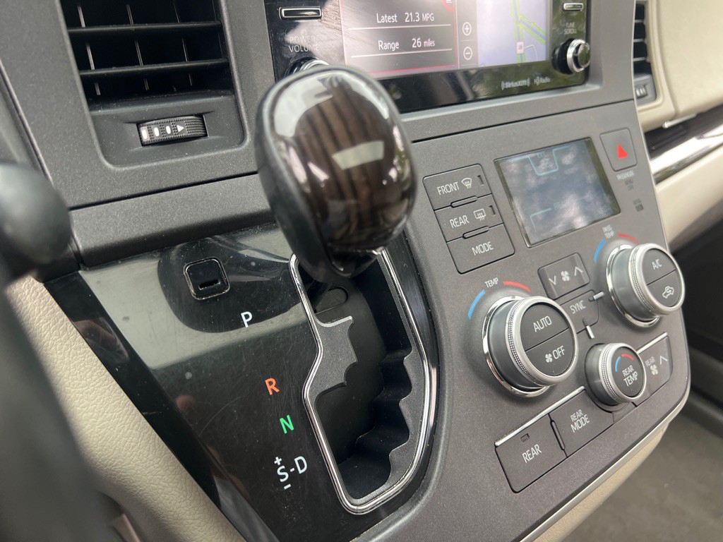 2020 Toyota Sienna Image 26