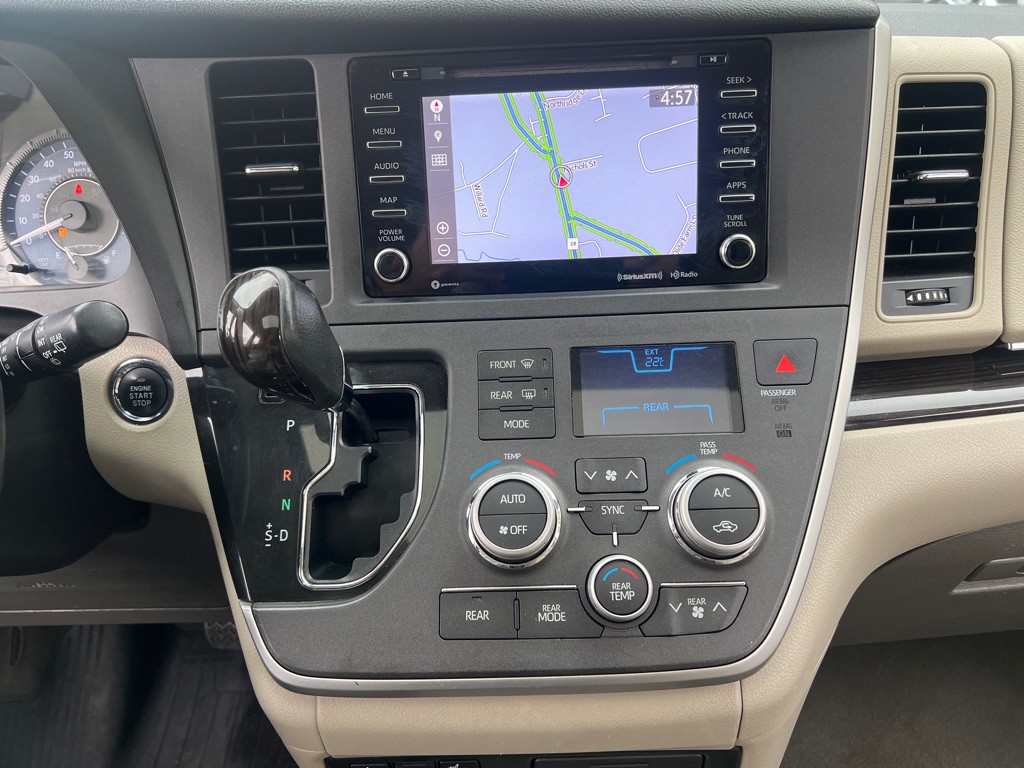 2020 Toyota Sienna Image 35