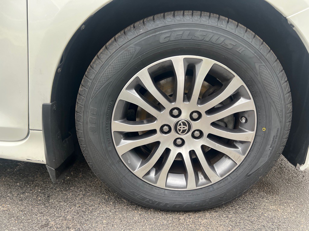 2020 Toyota Sienna Image 41