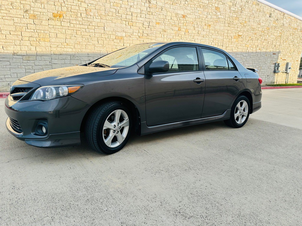 2012 Toyota Corolla Image 4