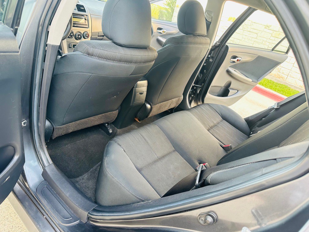 2012 Toyota Corolla Image 7