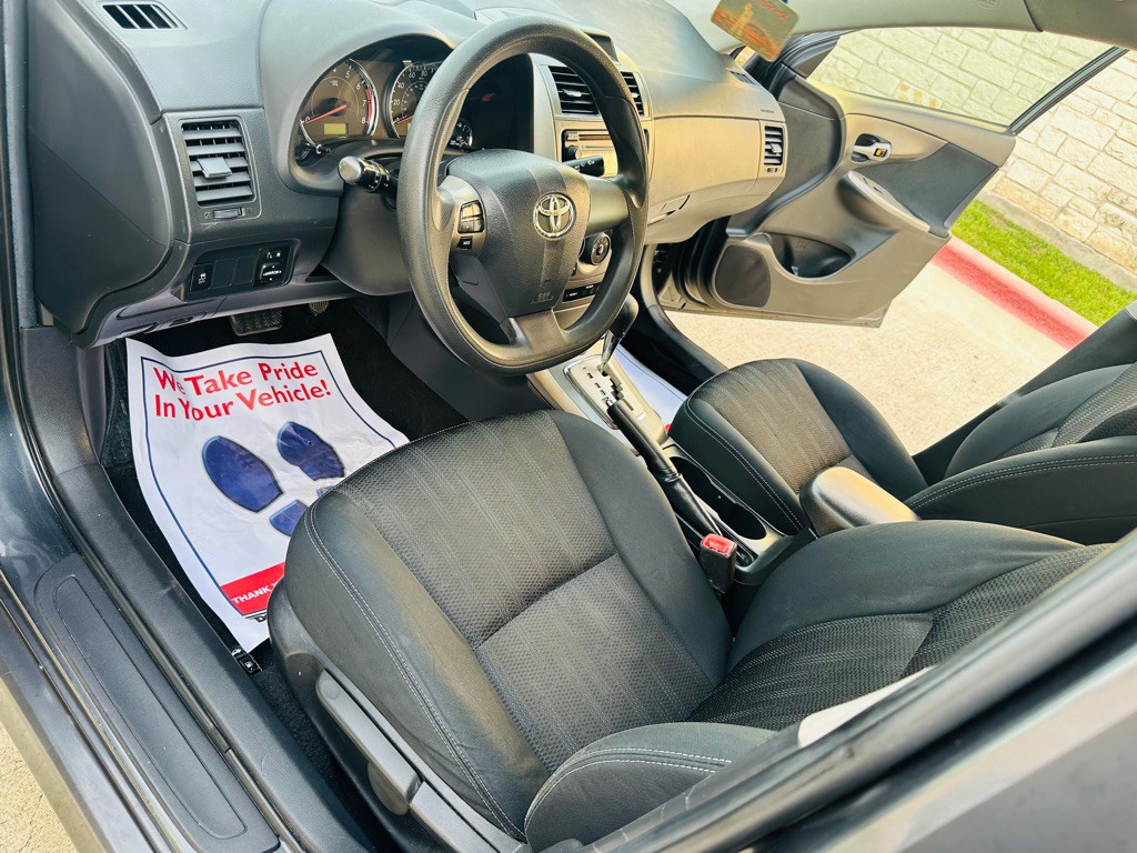 2012 Toyota Corolla Image 8