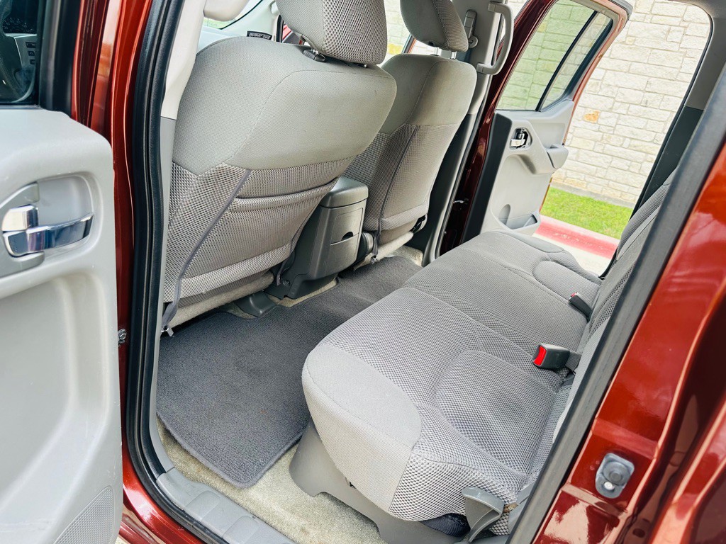 2016 Nissan Frontier Image 7