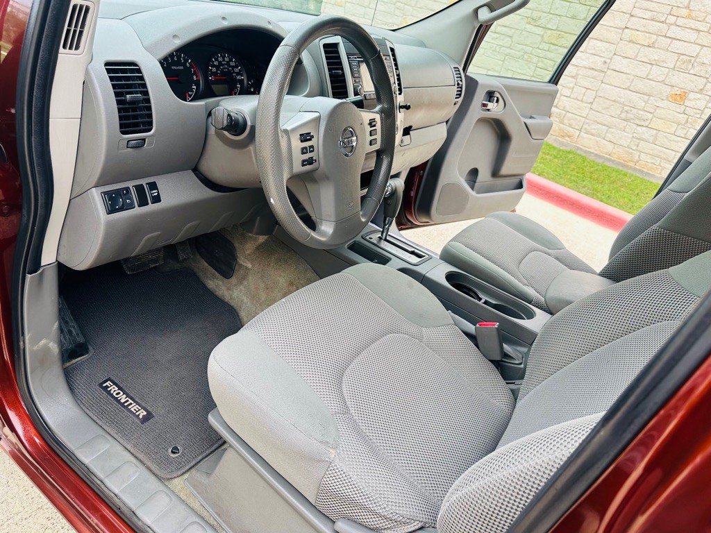 2016 Nissan Frontier Image 8