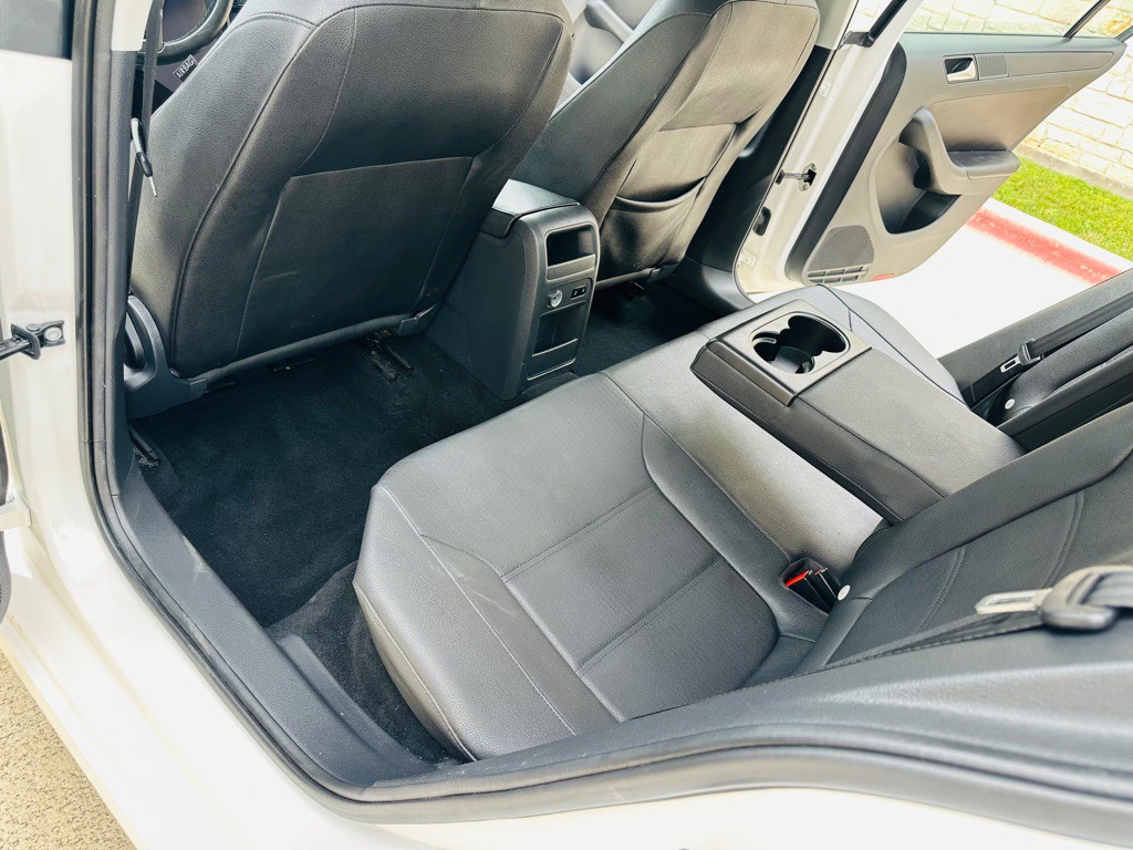2012 Volkswagen Jetta Image 7