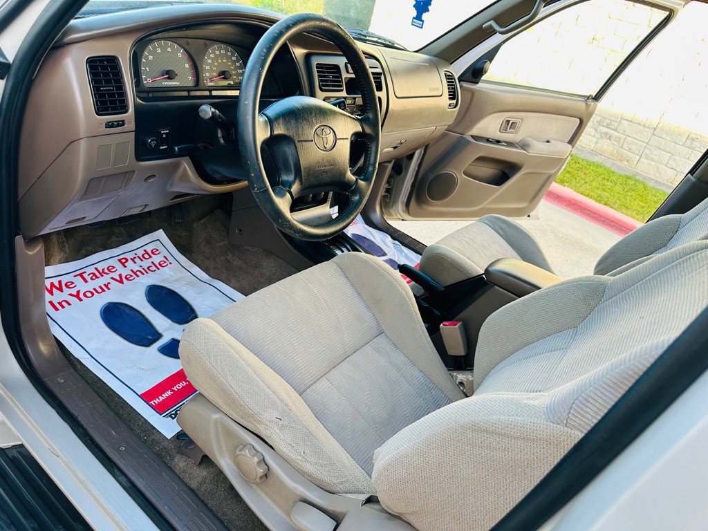 2000 Toyota 4Runner Image 8
