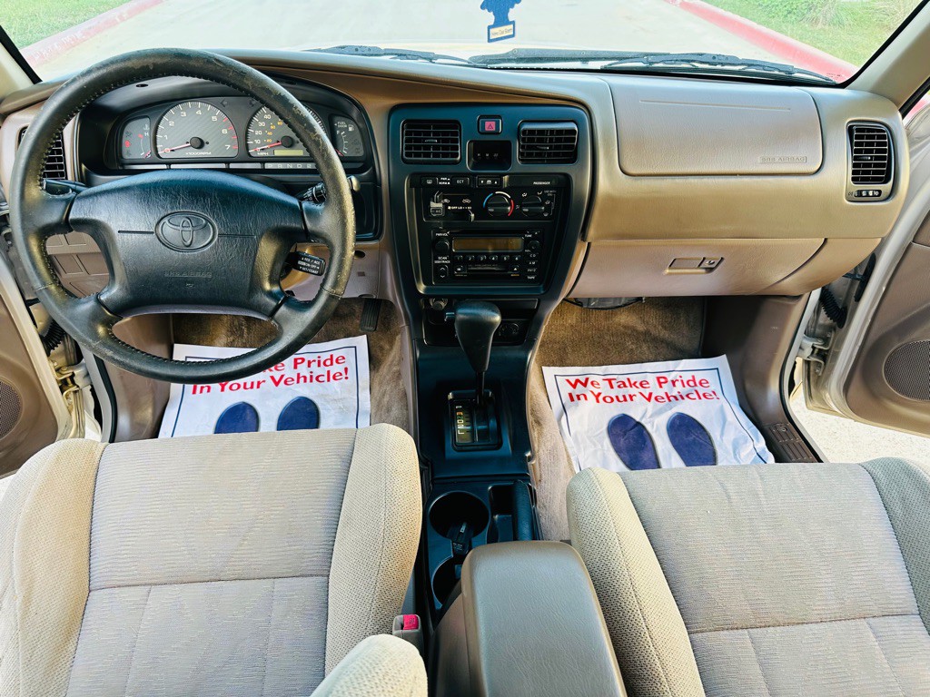 2000 Toyota 4Runner Image 9