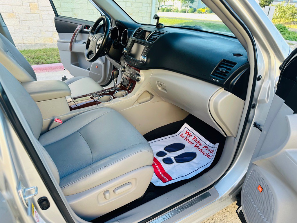2011 Toyota Highlander Image 5