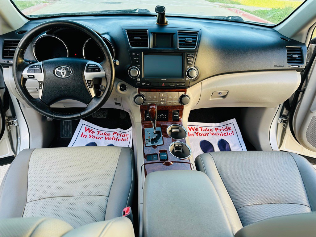 2011 Toyota Highlander Image 10