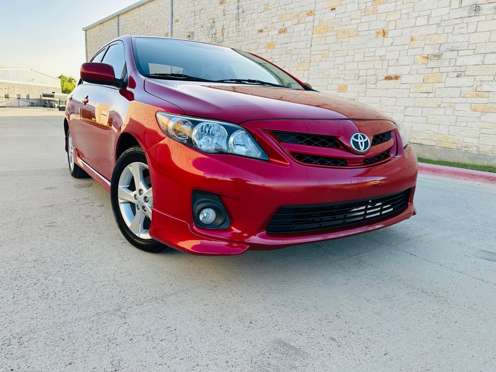 2011 Toyota Corolla Image 1