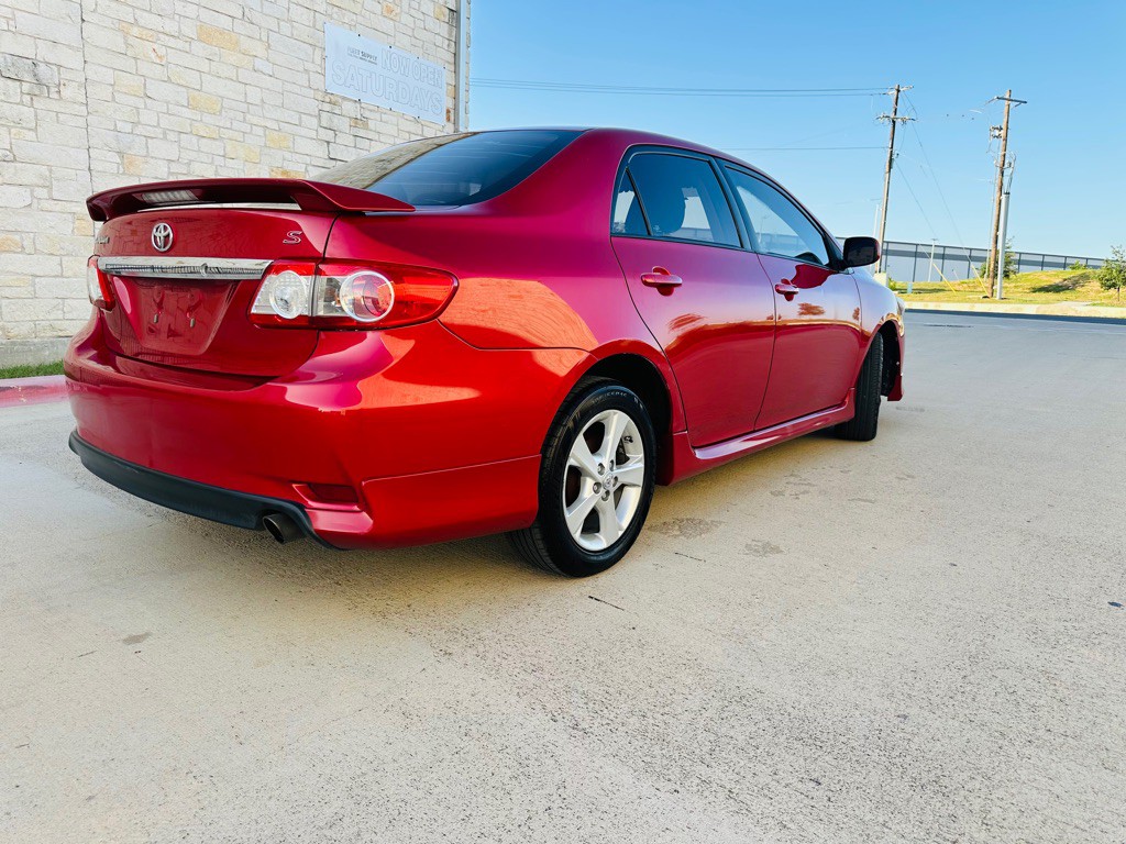 2011 Toyota Corolla Image 2