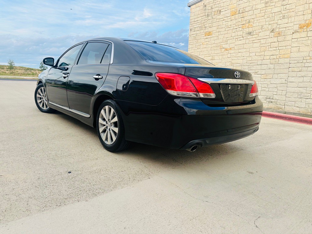 2011 Toyota Avalon Image 3