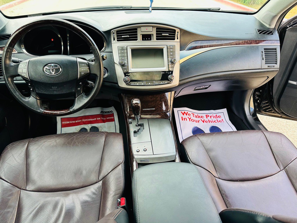 2011 Toyota Avalon Image 9