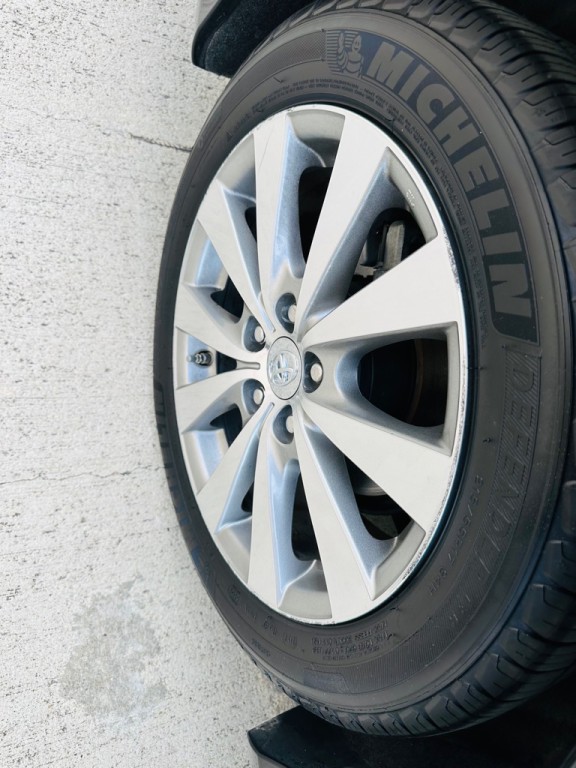 2011 Toyota Avalon Image 13