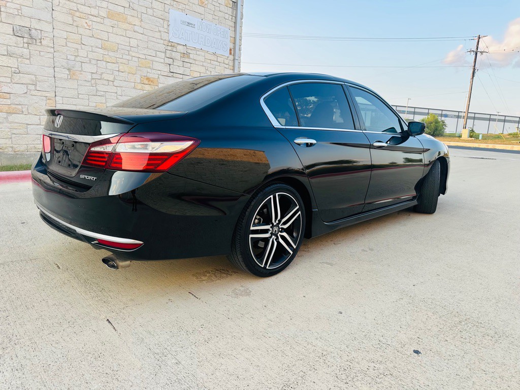 2016 Honda Accord Image 2