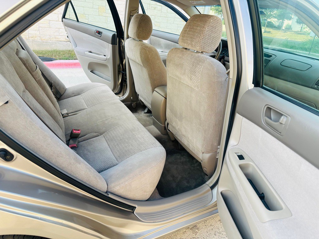 2002 Toyota Camry Image 6