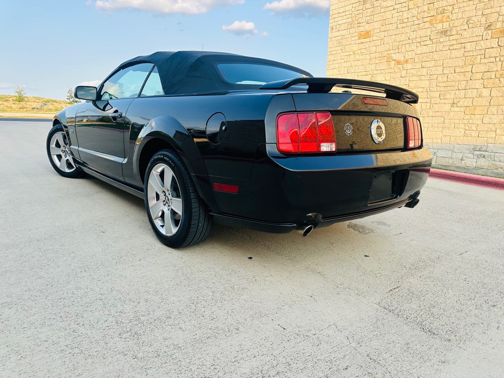 2007 Ford Mustang Image 3