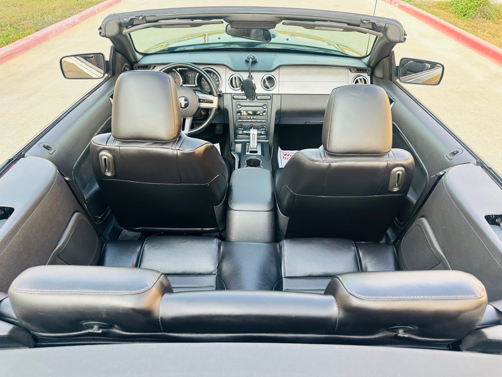 2007 Ford Mustang Image 8