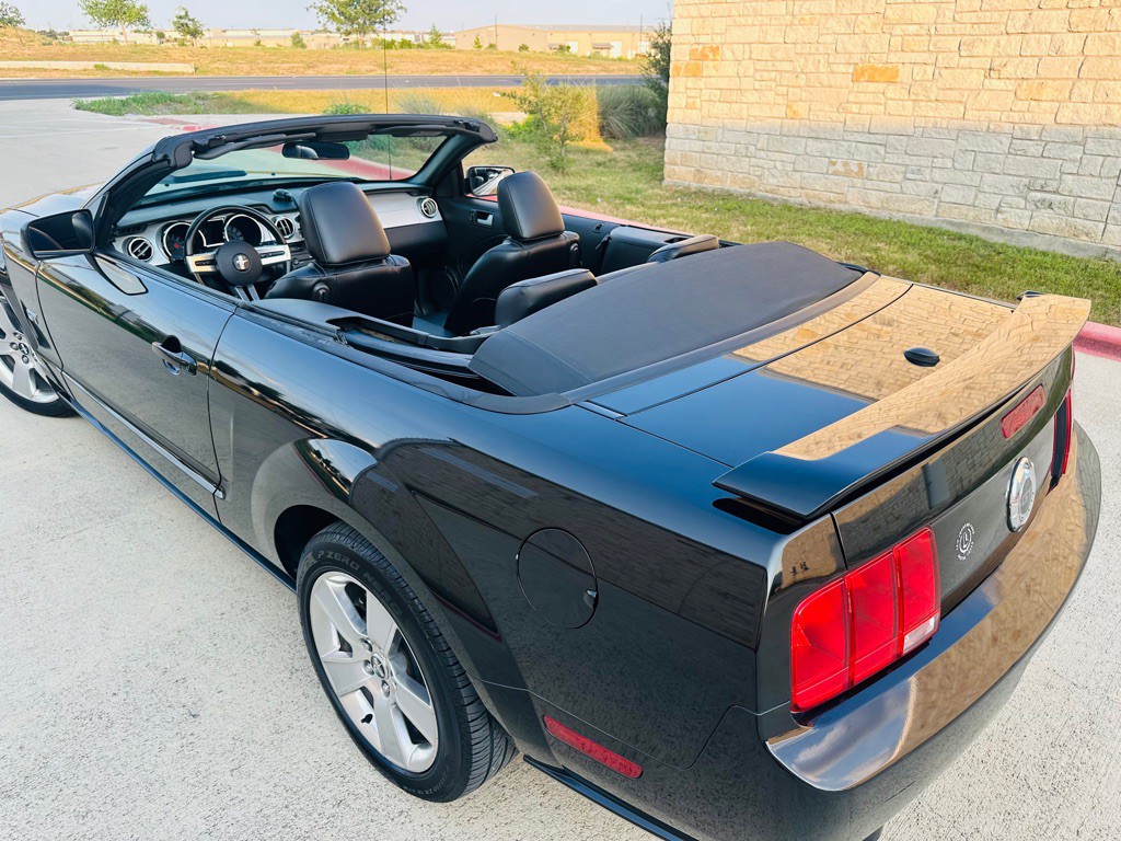2007 Ford Mustang Image 9