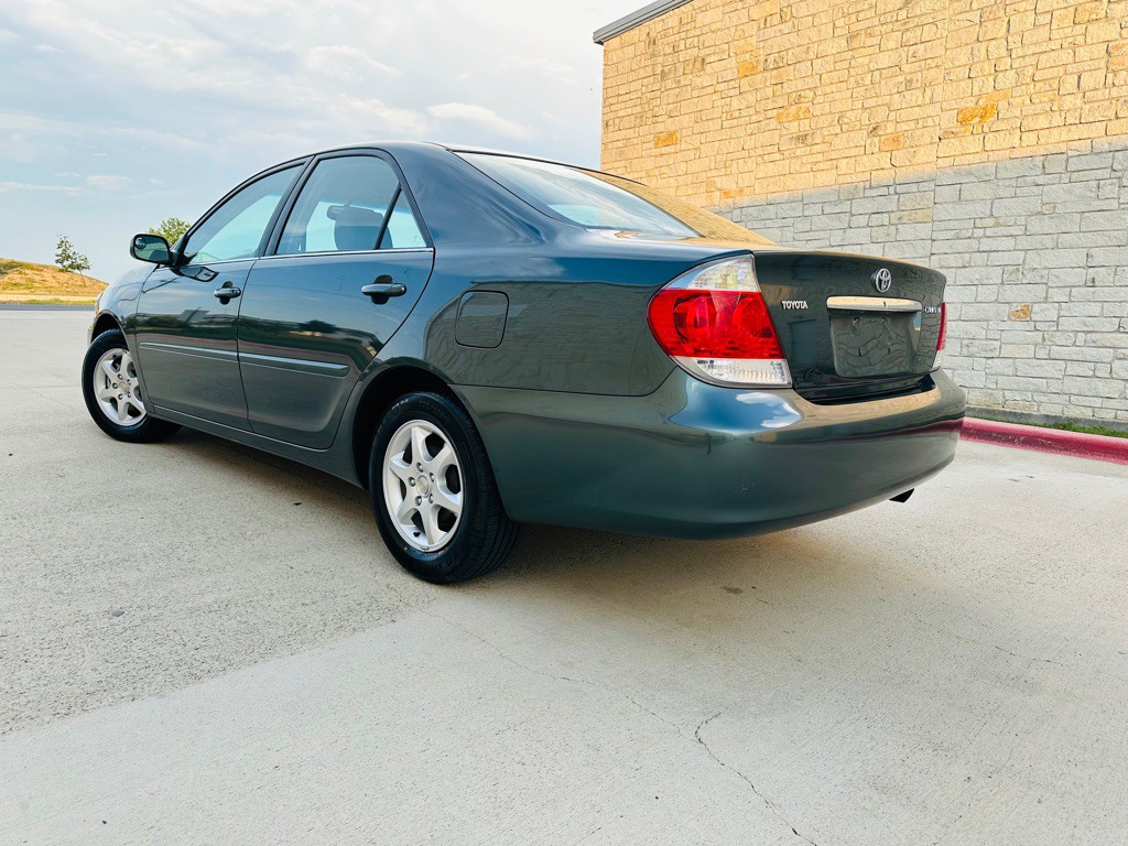 2005 Toyota Camry Image 3