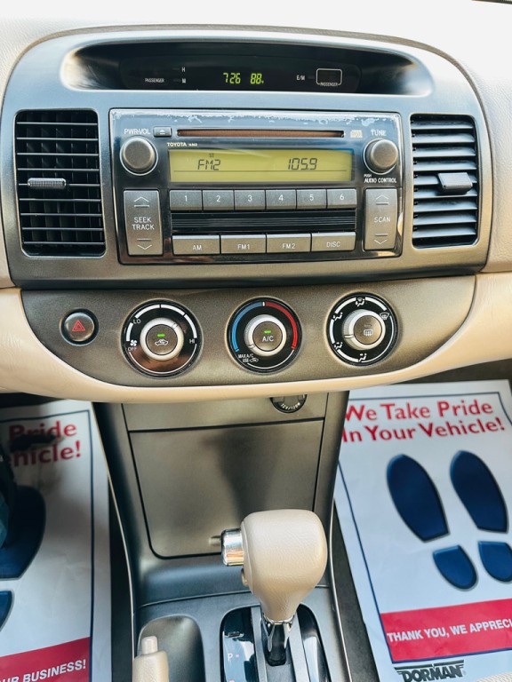 2005 Toyota Camry Image 10