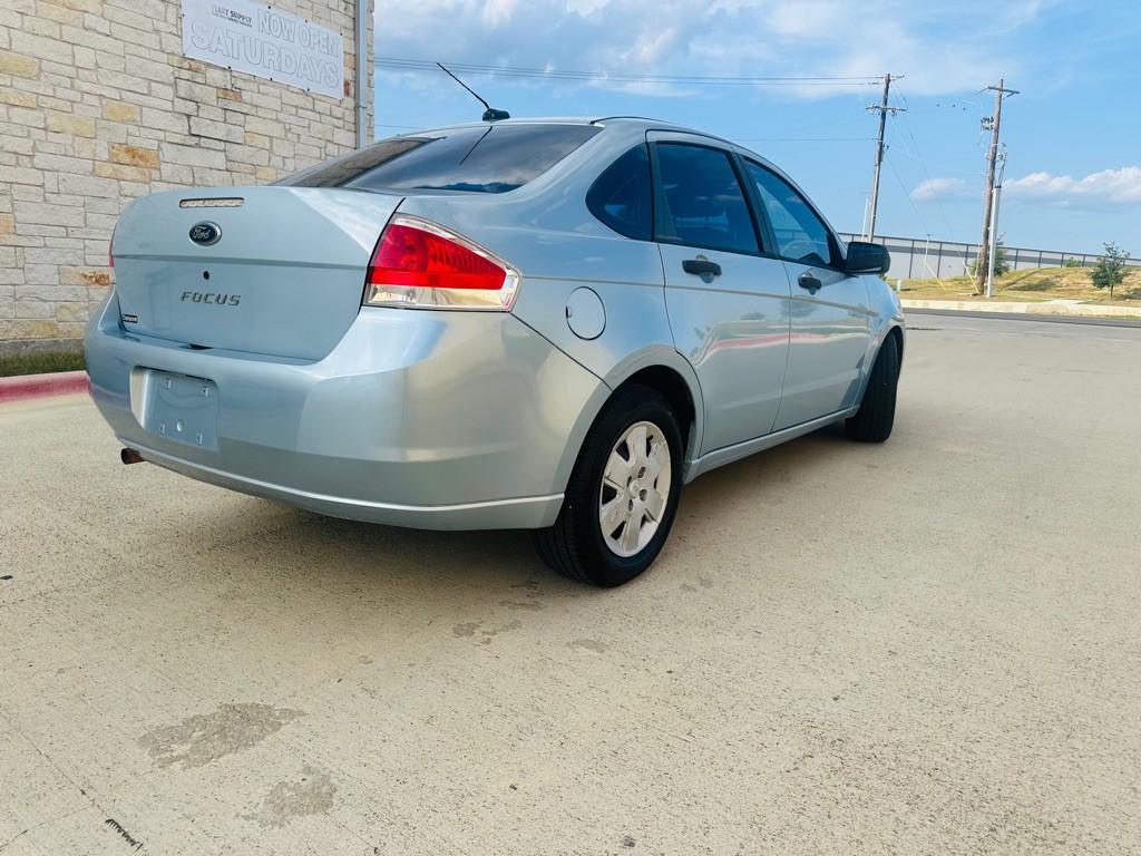 2008 Ford Focus Image 2