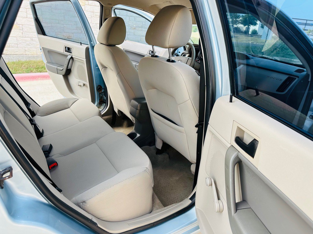 2008 Ford Focus Image 6