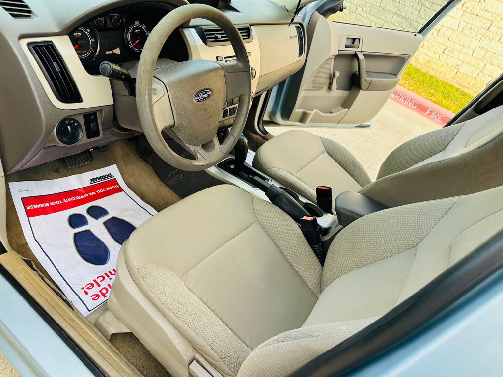 2008 Ford Focus Image 8
