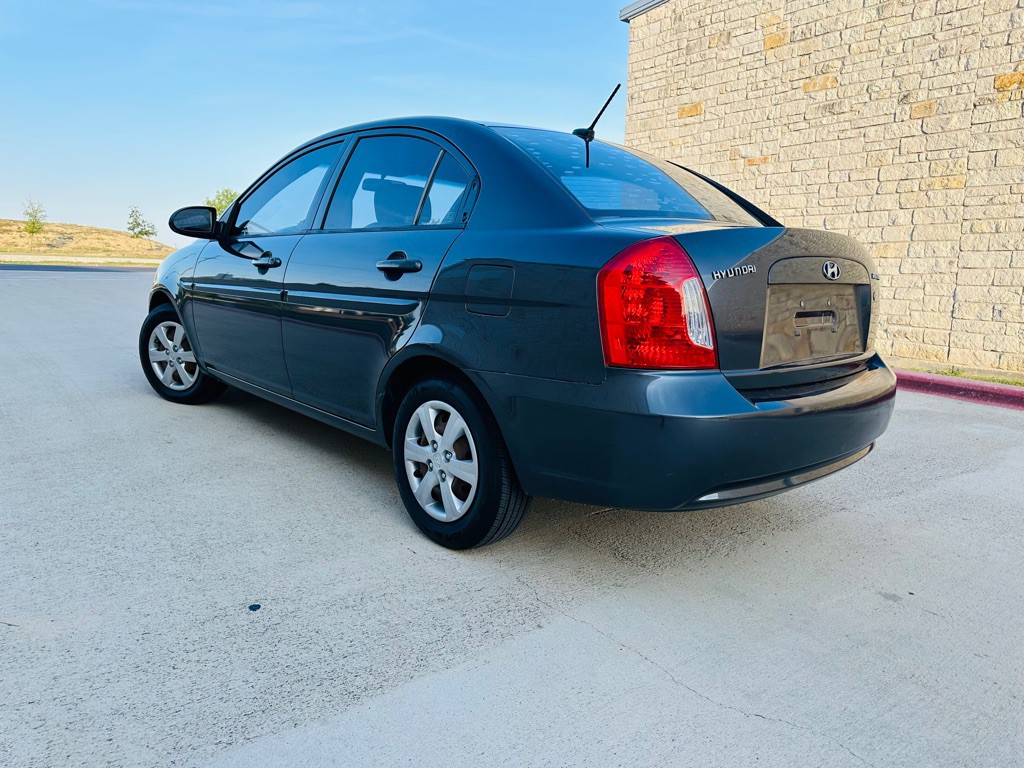 2008 Hyundai Accent Image 3