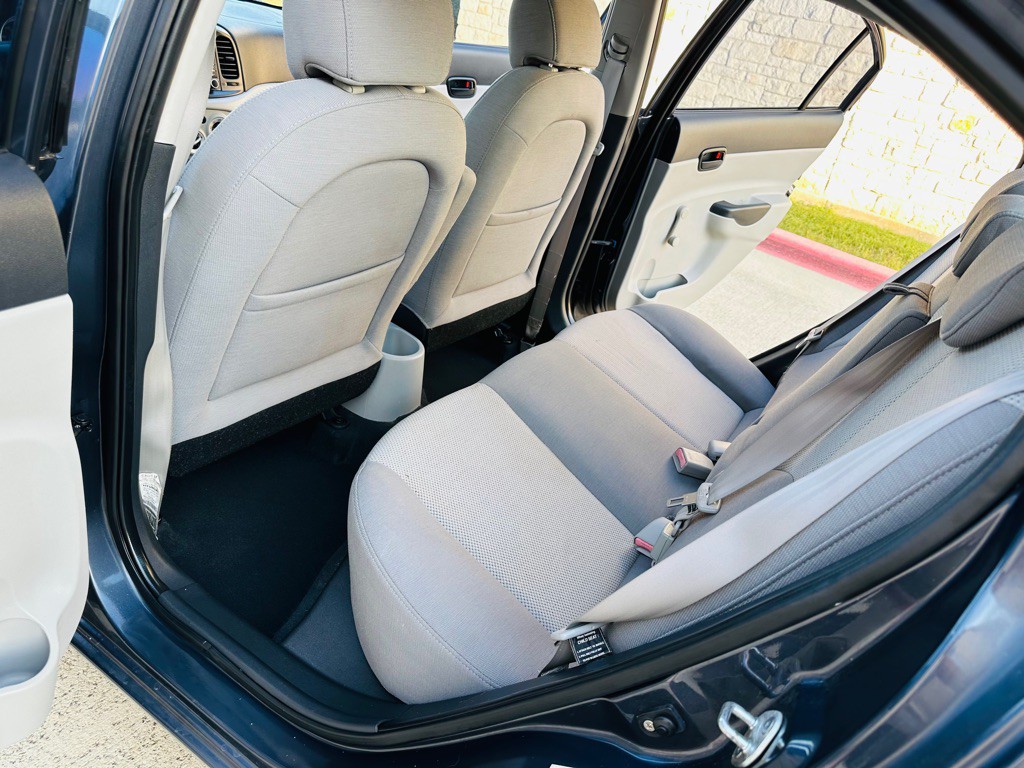 2008 Hyundai Accent Image 7
