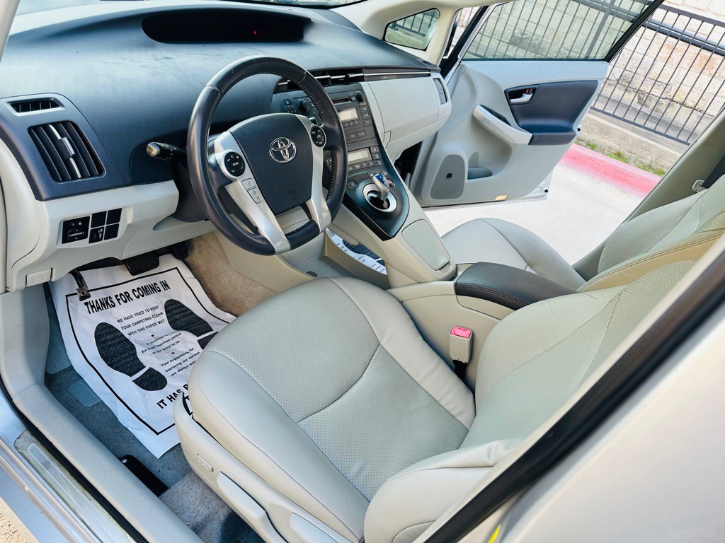 2010 Toyota Prius Image 8