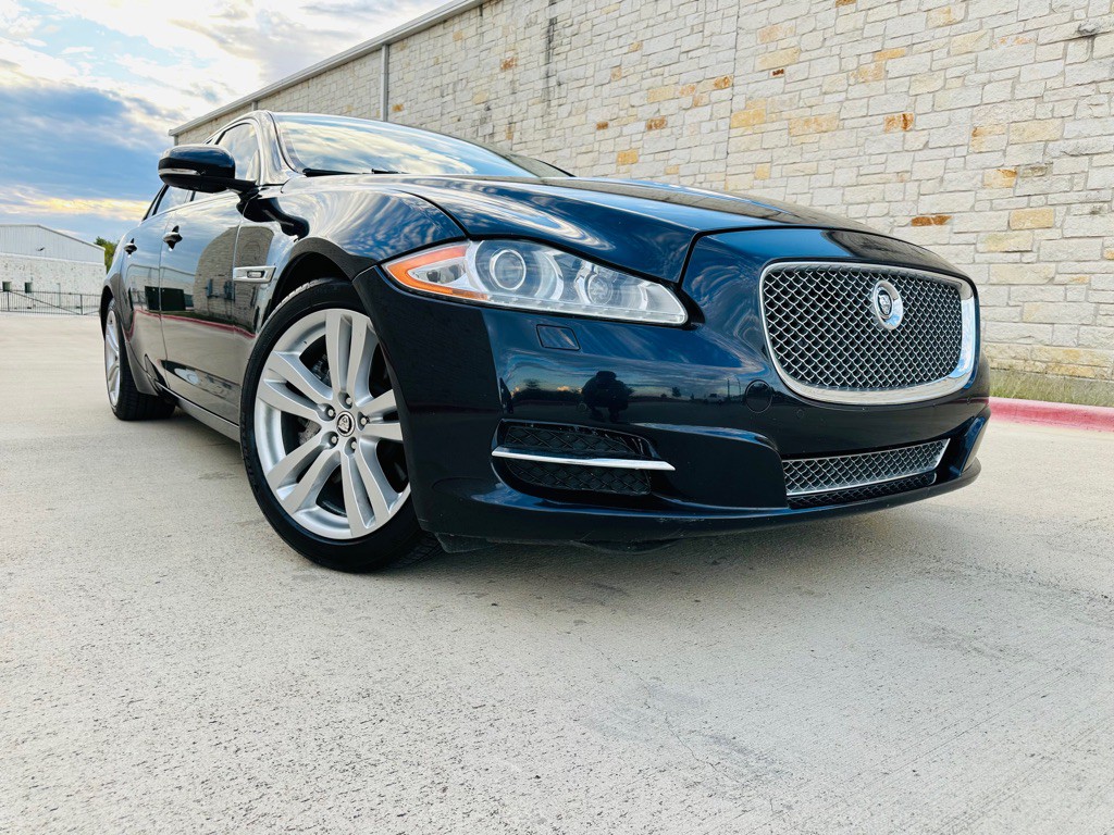 2012 Jaguar XJ Image 1