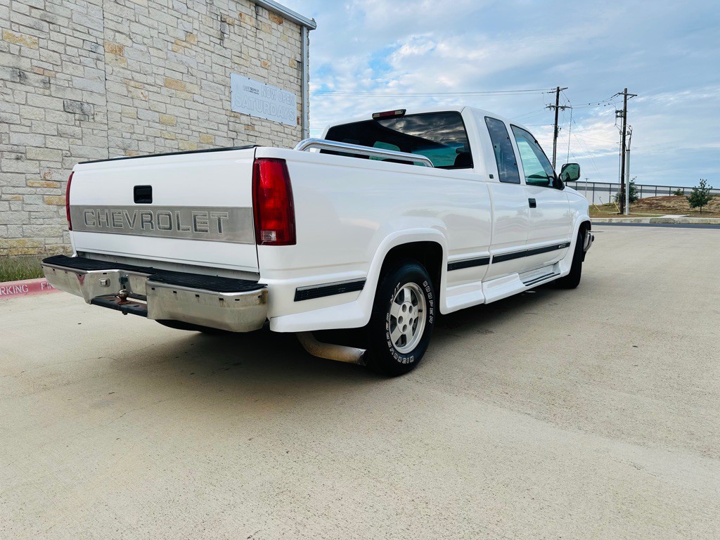 1994 Chevrolet C/K Image 2