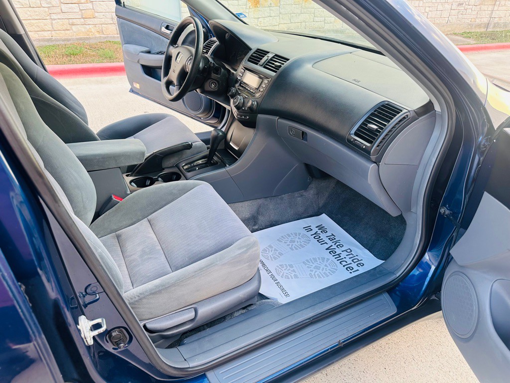 2004 Honda Accord Image 5