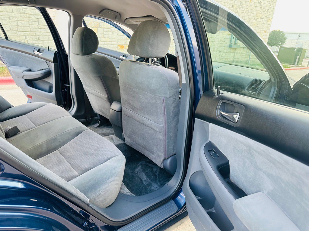 2004 Honda Accord Image 6