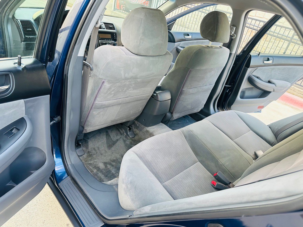2004 Honda Accord Image 7
