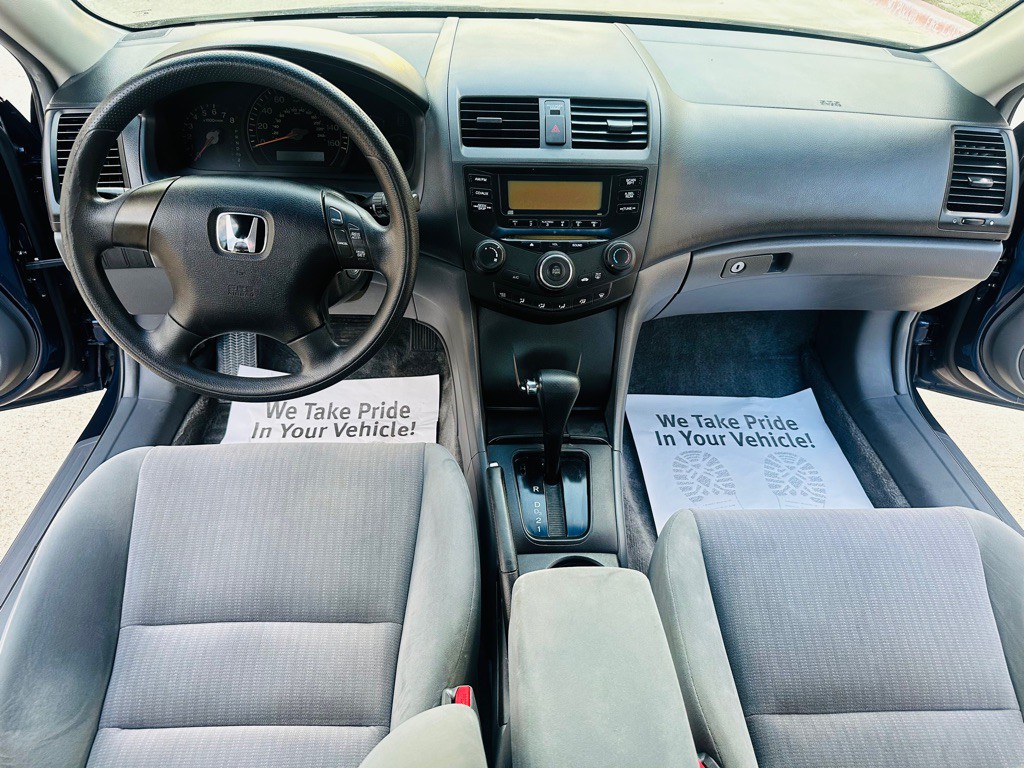 2004 Honda Accord Image 9