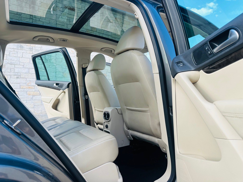 2012 Volkswagen Tiguan Image 6