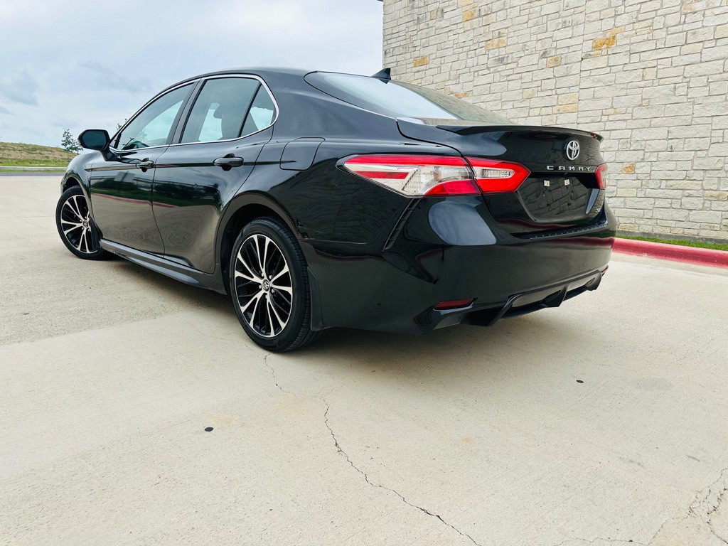 2020 Toyota Camry Image 3