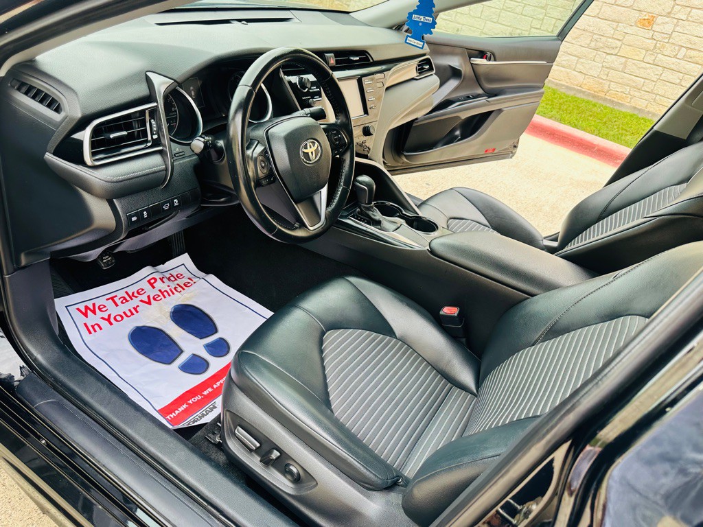 2020 Toyota Camry Image 8