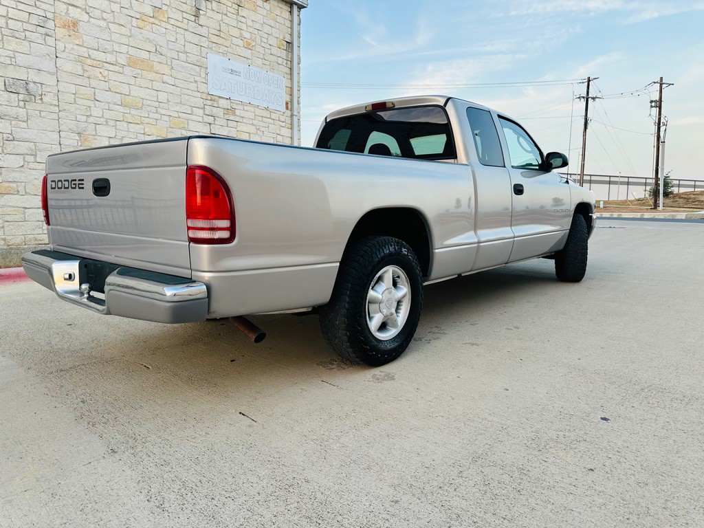 2000 Dodge Dakota Image 2
