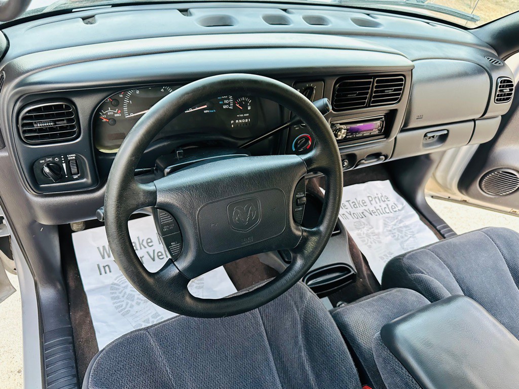 2000 Dodge Dakota Image 8