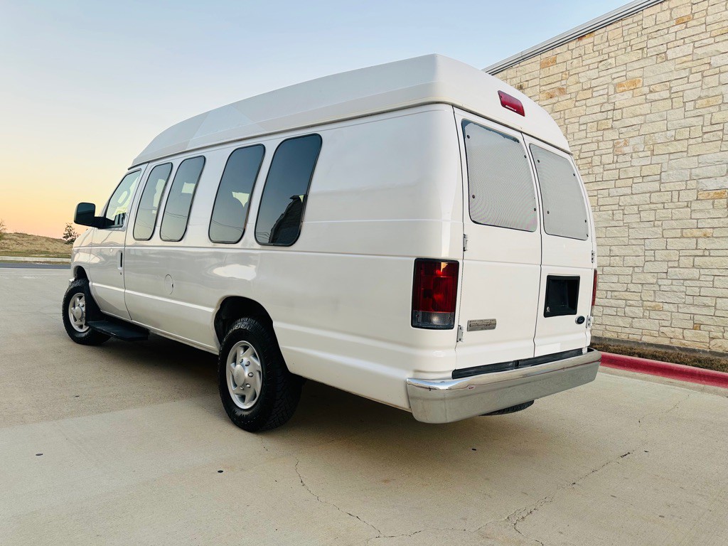 2008 Ford Econoline Image 3