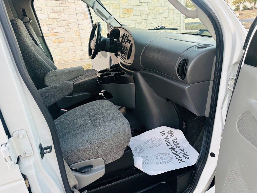 2008 Ford Econoline Image 5