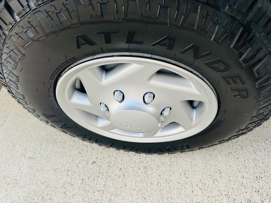 2008 Ford Econoline Image 11