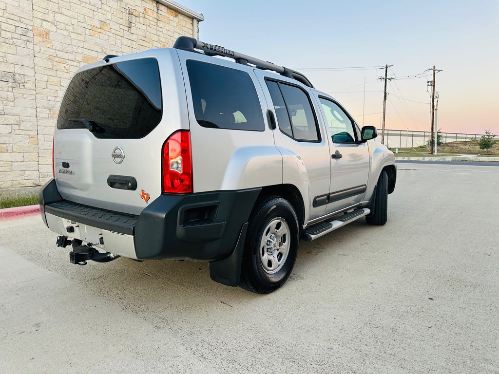 2010 Nissan Xterra Image 2