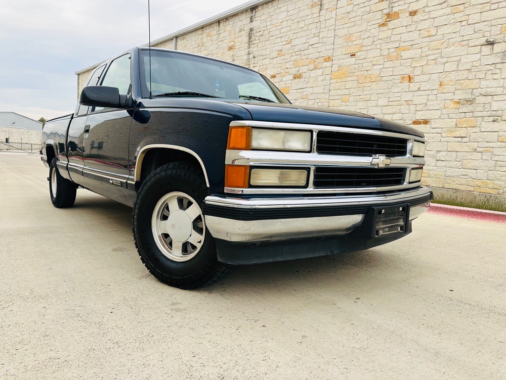 1998 Chevrolet C/K Image 1