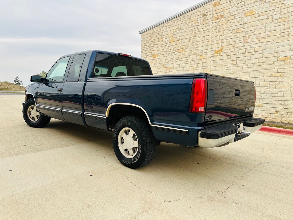 1998 Chevrolet C/K Image 3