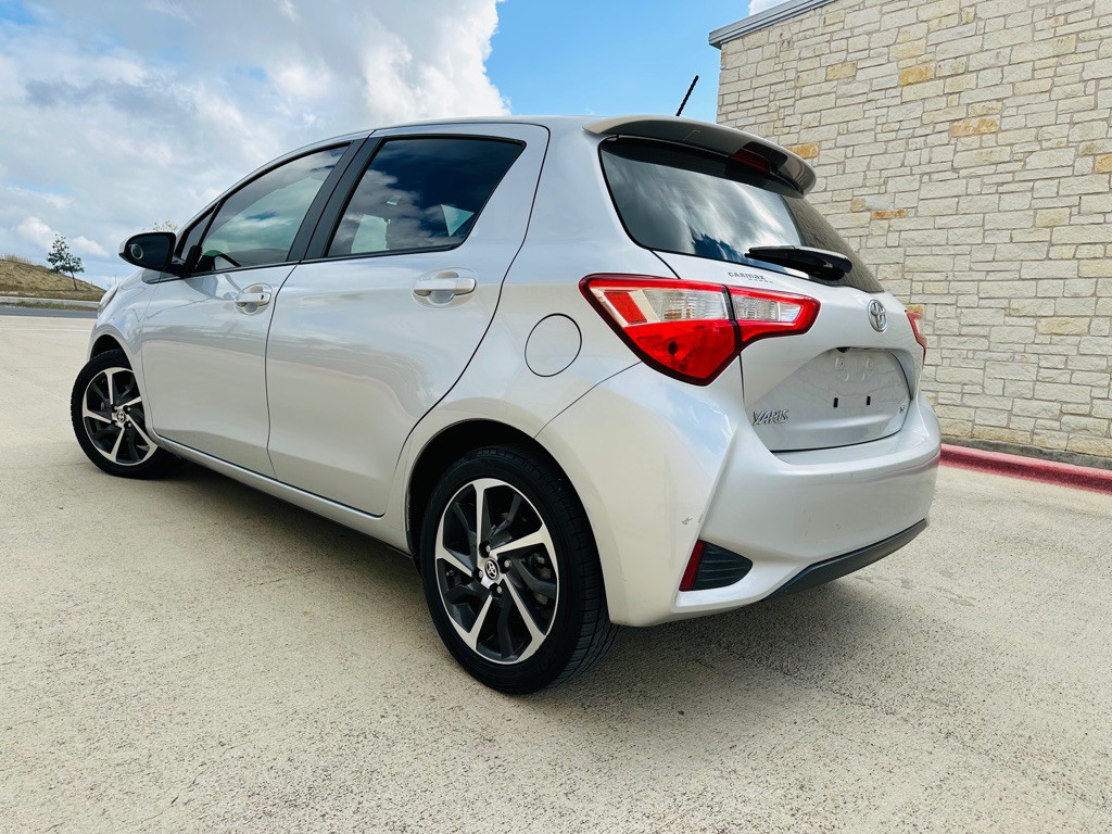 2018 Toyota Yaris Image 2