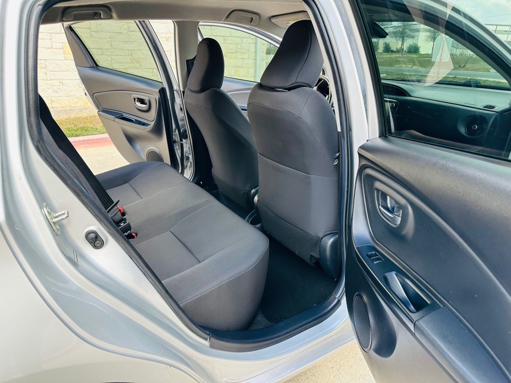 2018 Toyota Yaris Image 6